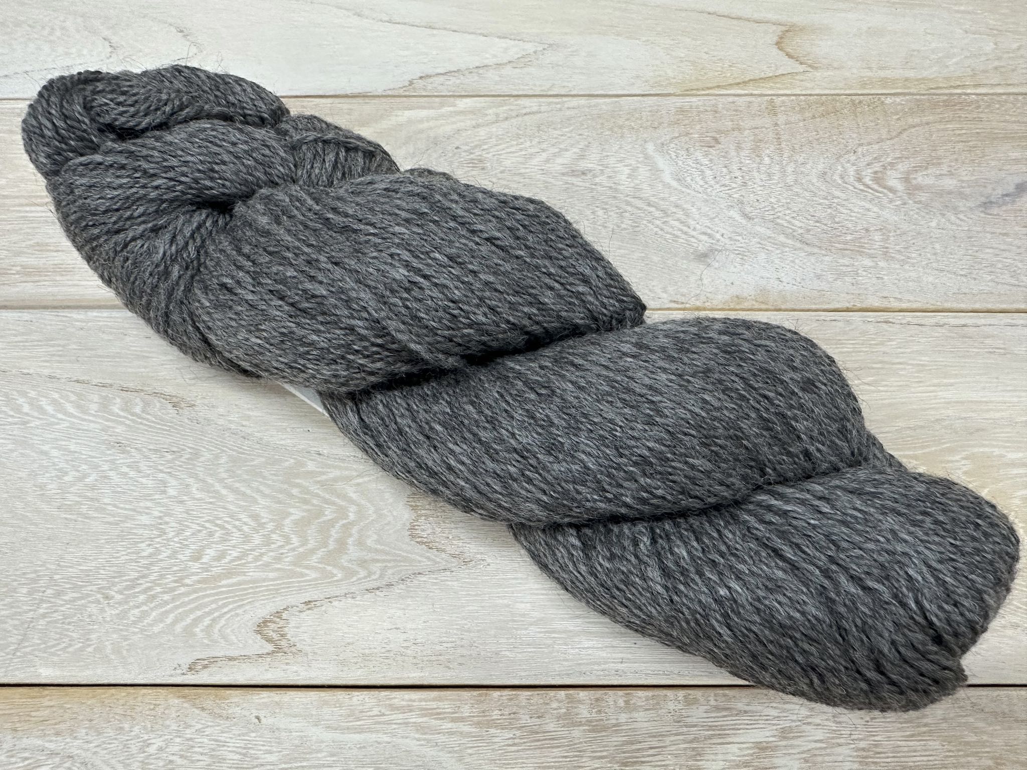 Cascade Woolpaka 01 Natural Charcoal