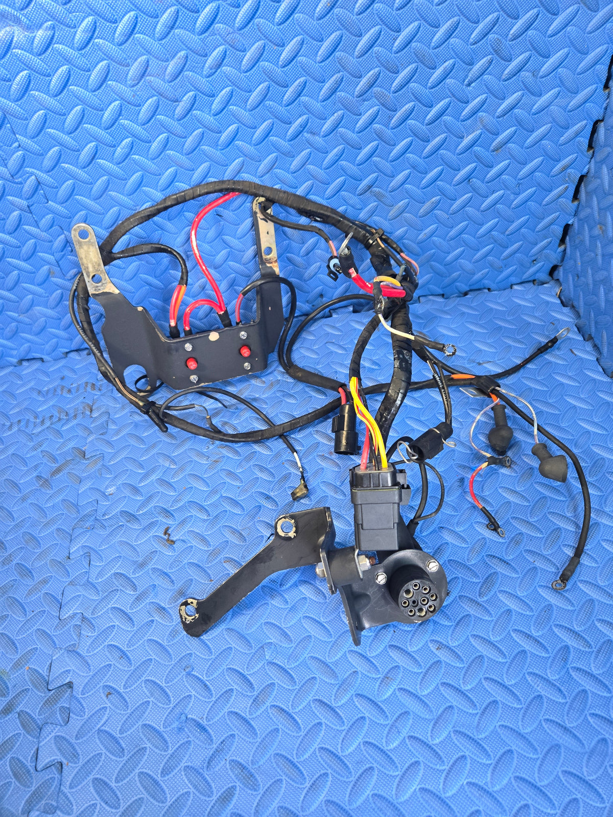 Volvo Penta 3.0L GM Motor 4 Cyl Engine Wiring Harness 3850409 3854031 Complete 10 Pin Round